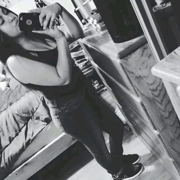 Profile Picture of Carmen Vasquez (@carmenvasquez1) on Poshmark