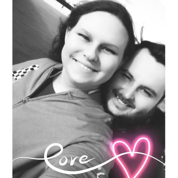 Megan Tissot - Poshmark Profile Picture of Megan Tissot (@1999hungary) on Poshmark