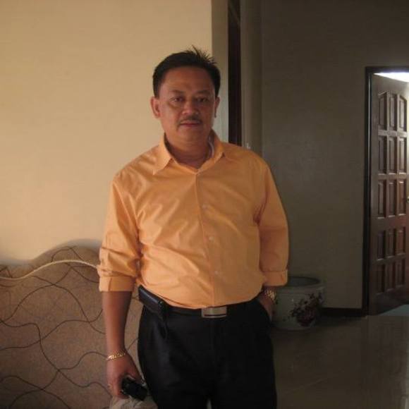 Profile Picture of Carlos Cacho (@2xx) on Poshmark