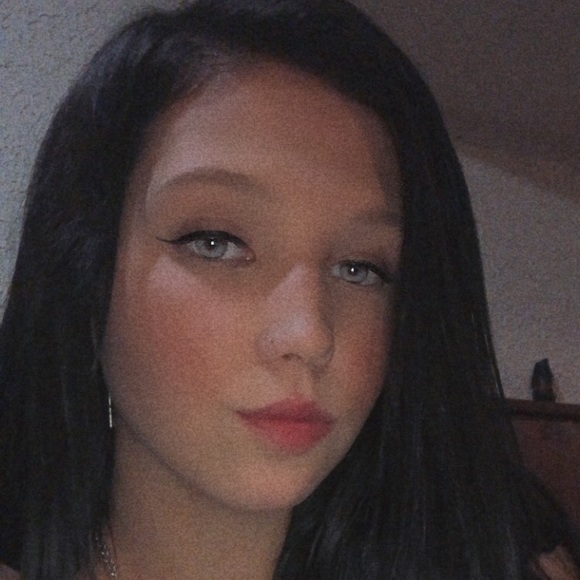 Profile Picture of Josephine Bradley (@josephinebra196) on Poshmark