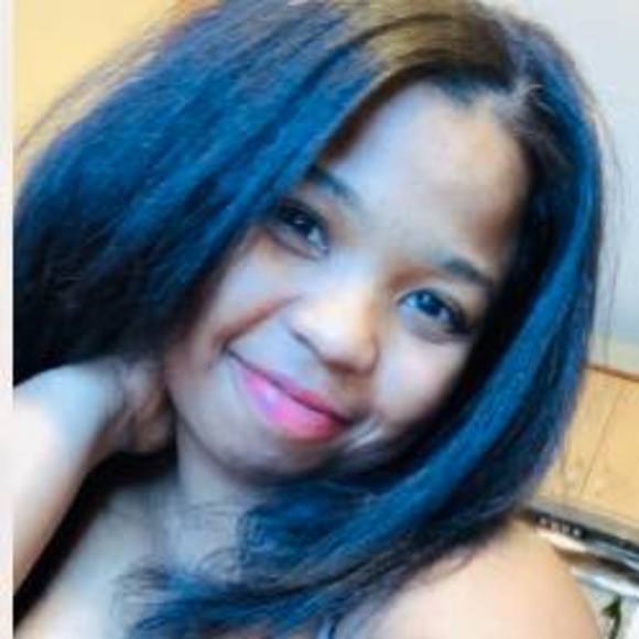 Profile Picture of Evena Saintune (@upgrage_17) on Poshmark