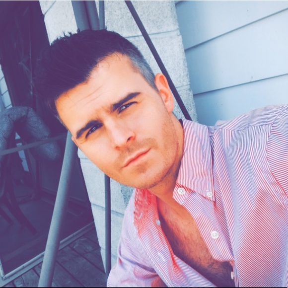 Profile Picture of Julian Mackenzie (@julianmackenzie) on Poshmark