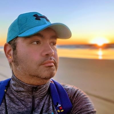 Profile Picture of Stephen Bernardo (@steeviebee8) on Twitter