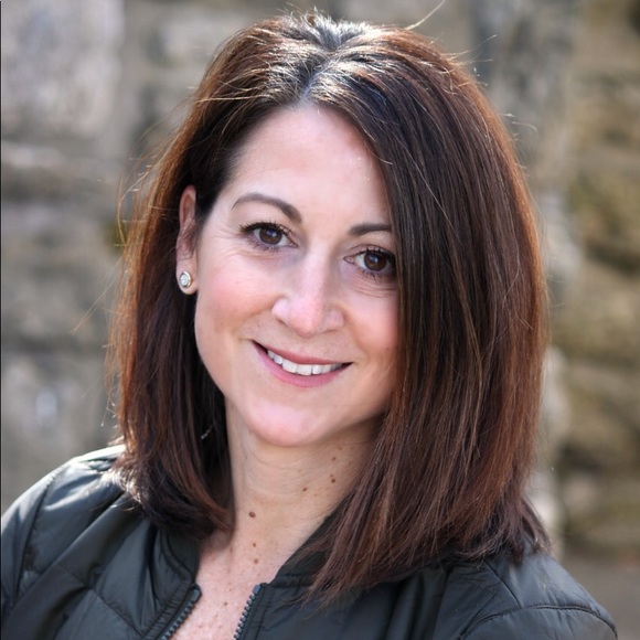 Profile Picture of Jackie Knopke (@jackieknopke) on Poshmark