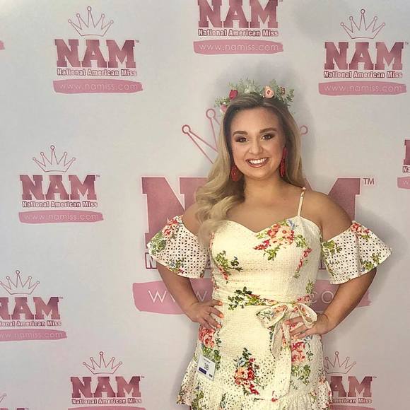 Profile Picture of Haley Raymond (@halbriannaray) on Poshmark
