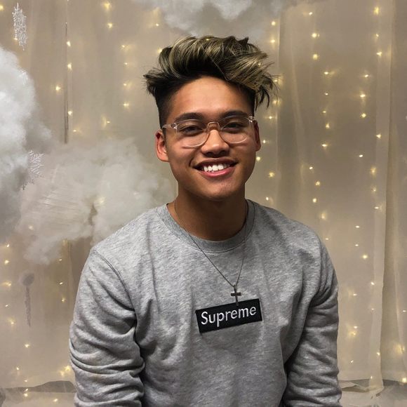 Profile Picture of Victor Vu (@vuvictor10) on Poshmark