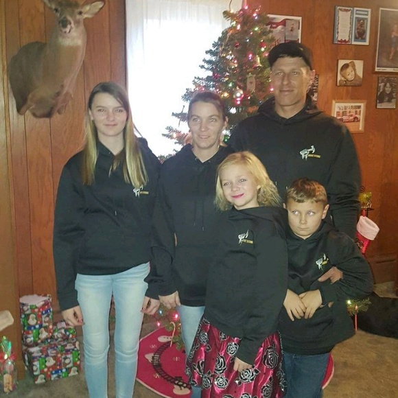 Profile Picture of Crystal Lauver (@crystallauver) on Poshmark