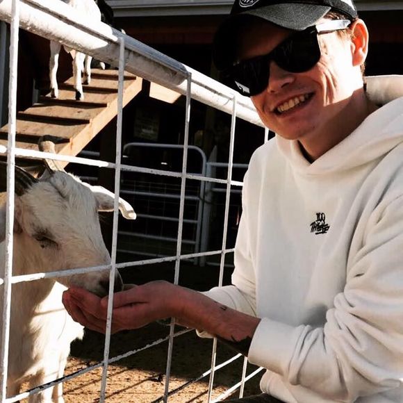 Ethan Gurtner - Poshmark Profile Picture of Ethan Gurtner (@egurtzz) on Poshmark