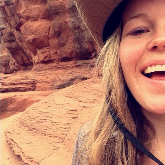 Profile Picture of Kelsey Sievert (@ksieve9) on Poshmark