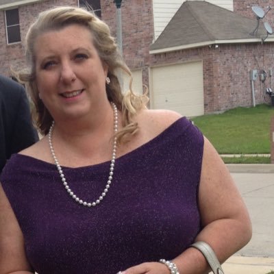 Profile Picture of Stephanie Whitener (@stephw222) on Twitter