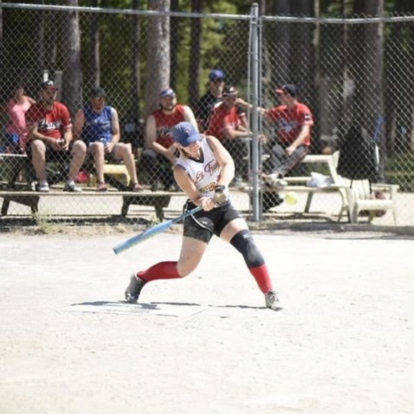 Profile Picture of Lauren Bellefeuille (@laurenb_42) on Poshmark