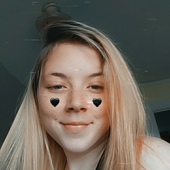 Profile Picture of Hannah Cady (@hannahcady22) on Poshmark