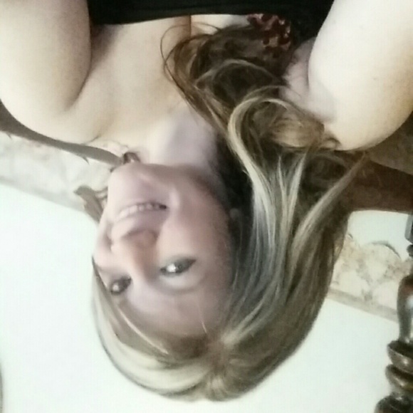Profile Picture of Hannah Hurd (@hannahevehurd) on Poshmark