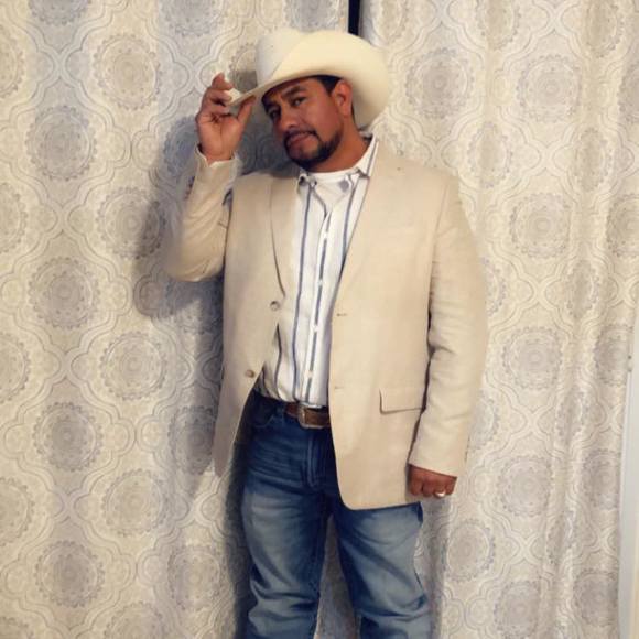 Profile Picture of Adrian Cerda (@adrian_cerda) on Poshmark