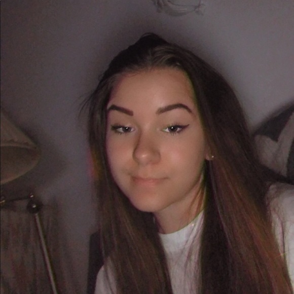 Profile Picture of Paige Craig (@paige_c169) on Poshmark