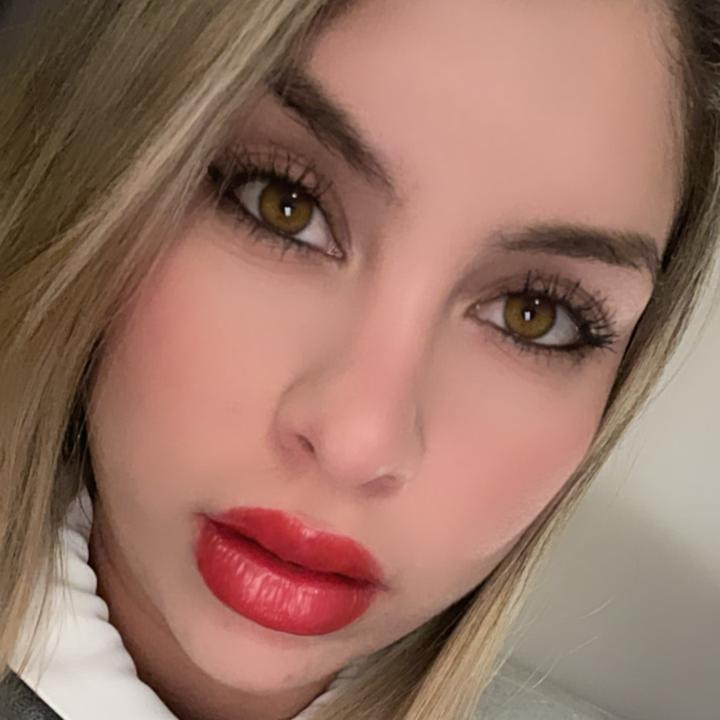 Profile Picture of Emily Burgos (@@emilyburgosoficial) on Tiktok