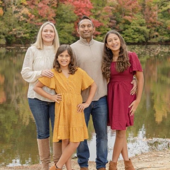 Profile Picture of Rebecca Patel (@rv_patel) on Poshmark