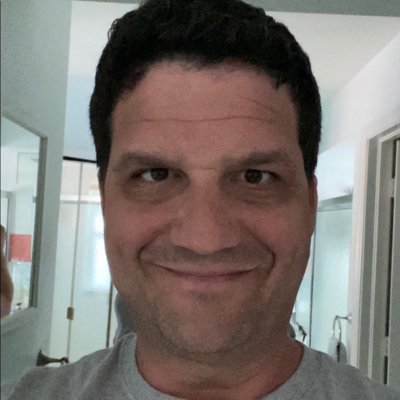 Profile Picture of Joel Cantor (@joel2k) on Poshmark