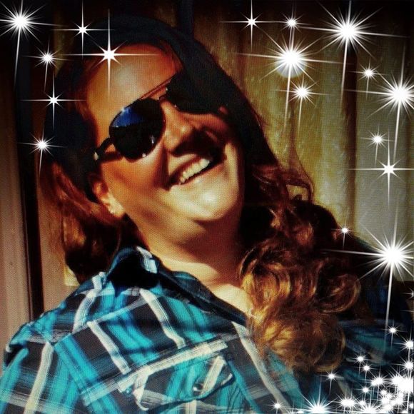 Profile Picture of Stacey Hotelling (@sknatz_03) on Poshmark