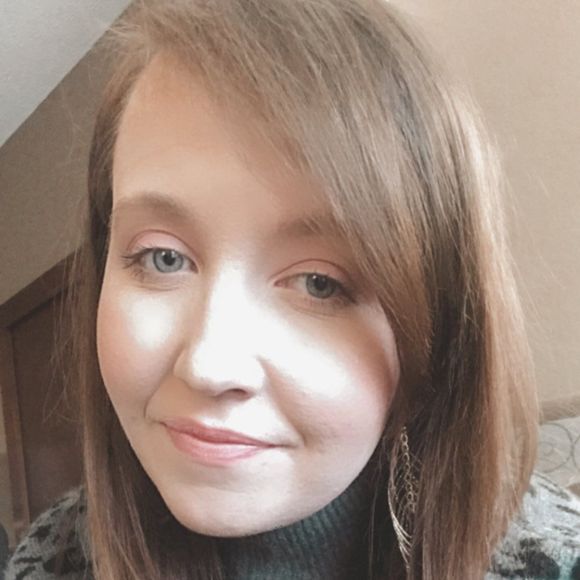 Profile Picture of Hannah Foster (@hanhangrace123) on Poshmark