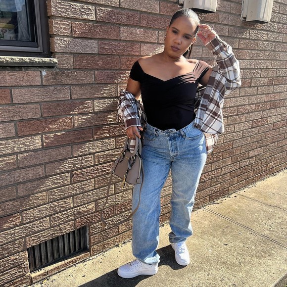 Profile Picture of Oriselys Tavarez (@oriselys0105) on Poshmark