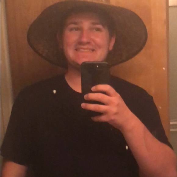 Profile Picture of Matthew Brandon (@mattbrandon55) on Poshmark