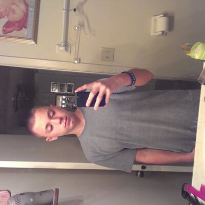 Profile Picture of Kris Barrow (@kdoggym10) on Twitter