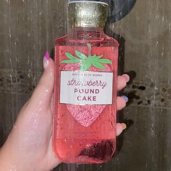 Profile Picture of alexshowersalot (@alexshowersalot) on Tiktok