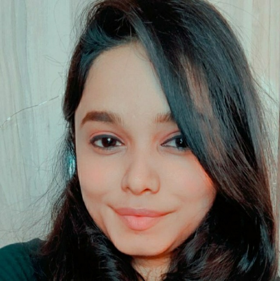 Profile Picture of Twinkle Singh (@twinkle_singh) on Poshmark