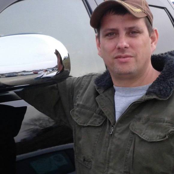 Profile Picture of Mike Detone (@detone1971) on Poshmark