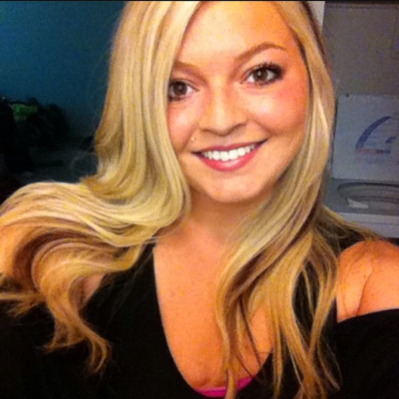 Profile Picture of Savannah Shackelford (@kelly_g42811) on Poshmark