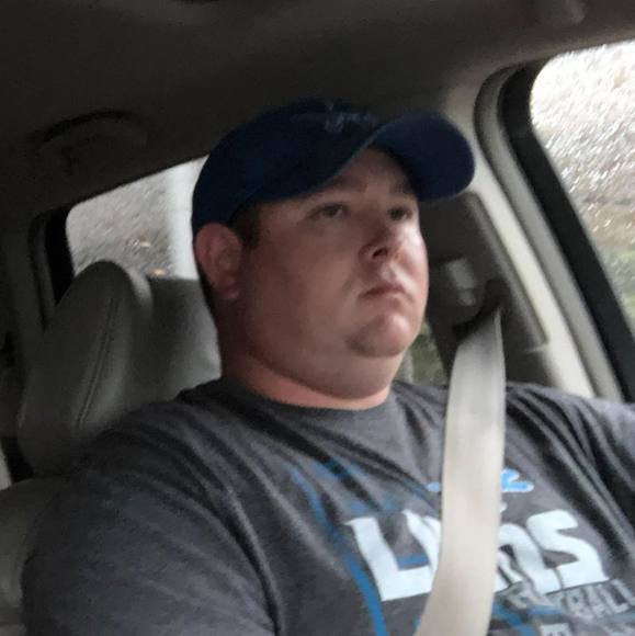 Profile Picture of Bobby Ansalvish (@bobdigi15) on Poshmark