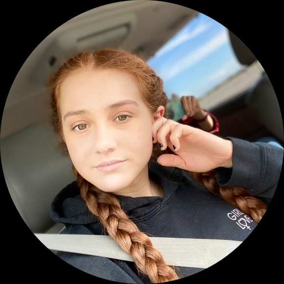 Sophia Stephen - Poshmark Profile Picture of Sophia Stephen (@sistephen2004) on Poshmark