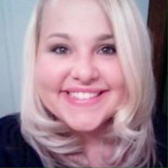 Profile Picture of Christina Deviney (@devinely15) on Poshmark