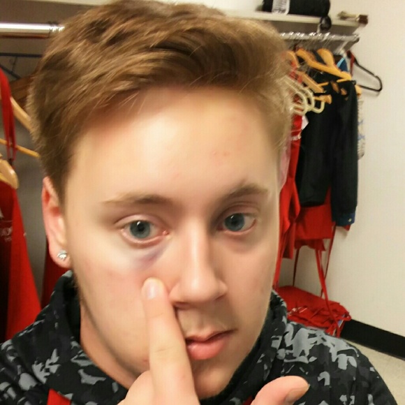 Profile Picture of Matt Brewer (@mattb17) on Poshmark
