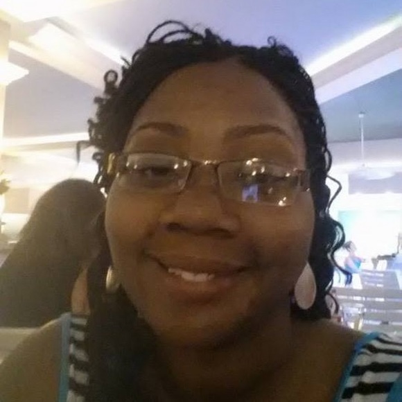 Profile Picture of Cicely Clark (@cclark1318) on Poshmark