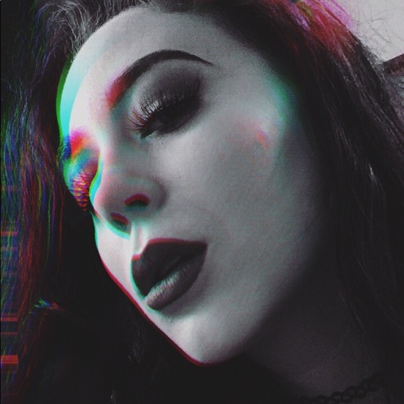 Profile Picture of Haley Garthwaite (@haleybugssss) on Poshmark