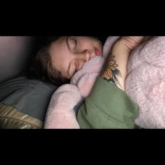 Taylor Nutwell - Poshmark Profile Picture of Taylor Nutwell (@taylornutwell) on Poshmark