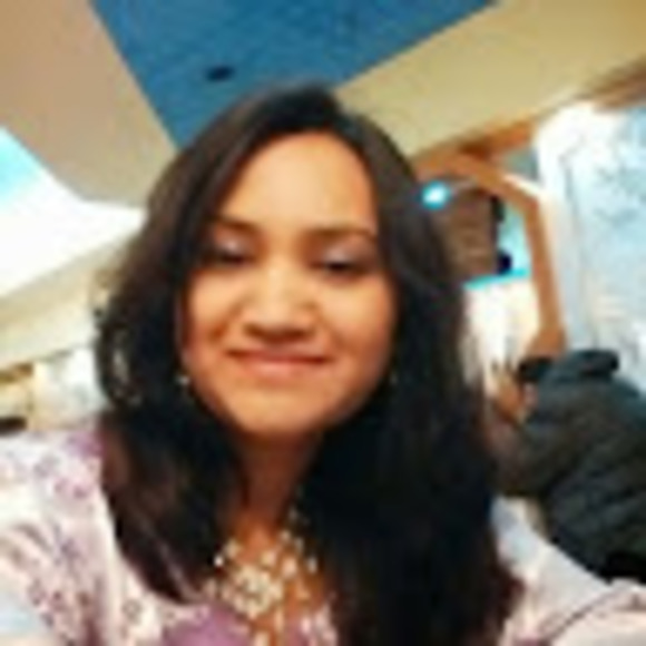 Profile Picture of Aziza Aziz (@azizaaziz02) on Poshmark