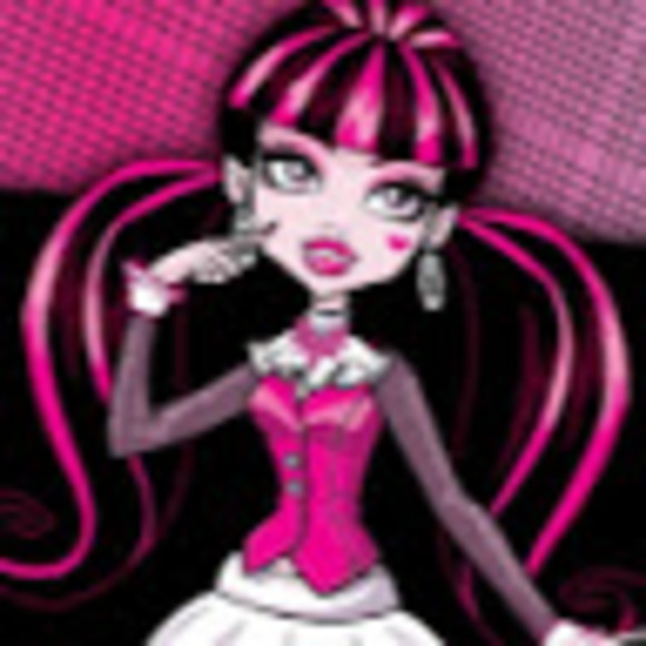 Profile Picture of Jackie Karwandy (@jackiekarwandy) on Poshmark