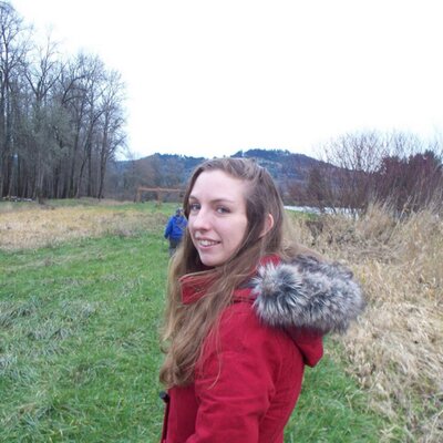 Profile Picture of Julia Magill (@HeyitsJulia) on Twitter