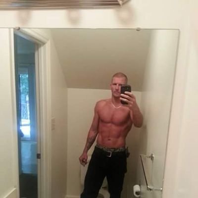 Profile Picture of RigsbeeLee (@RiggsbeeLee) on Twitter