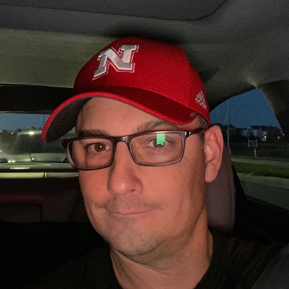 Profile Picture of Vincent Lindenmeyer (@vinnylindy) on Poshmark