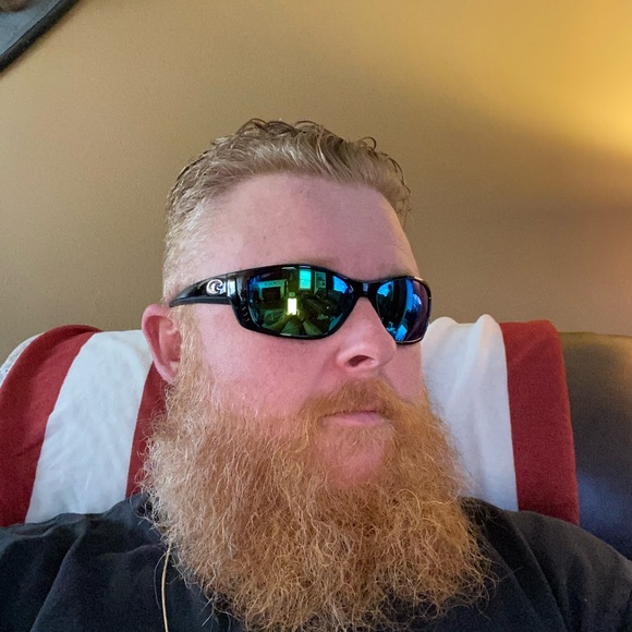 Profile Picture of Thomas Courtney (@thomascourtney3) on Poshmark