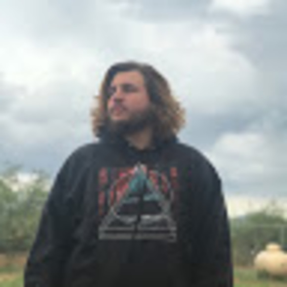 Profile Picture of Ausitn Mikeworth (@ausitnmikeworth) on Poshmark