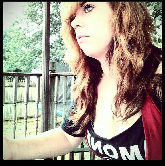 Profile Picture of Christine Duttweiler (@xtine_goxbangx) on Poshmark