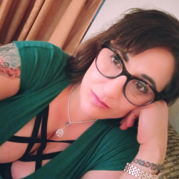 Profile Picture of Melissa Eiges cook (@melimel1331) on Poshmark