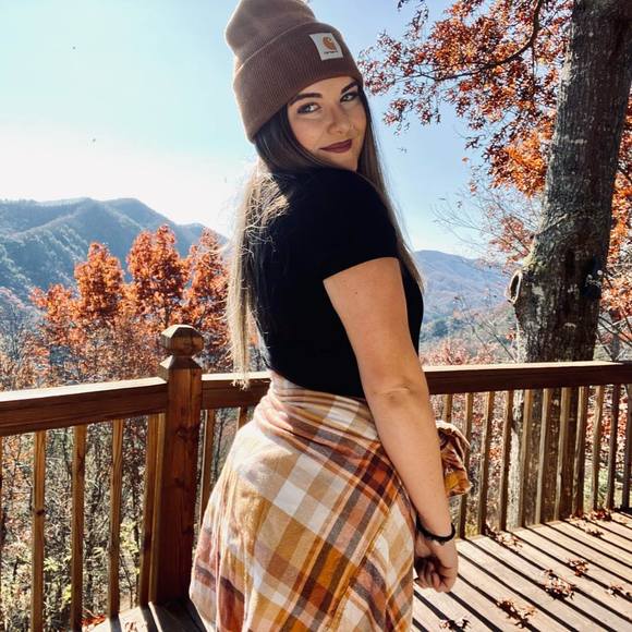 Profile Picture of Katie Blasingim (@katridge123) on Poshmark