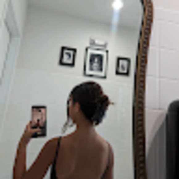 Profile Picture of Zea Mogren (@zeamogren) on Poshmark