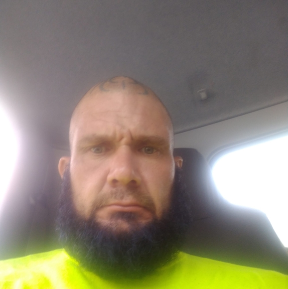 Profile Picture of Jeff Lowell (@jefflowell74) on Poshmark